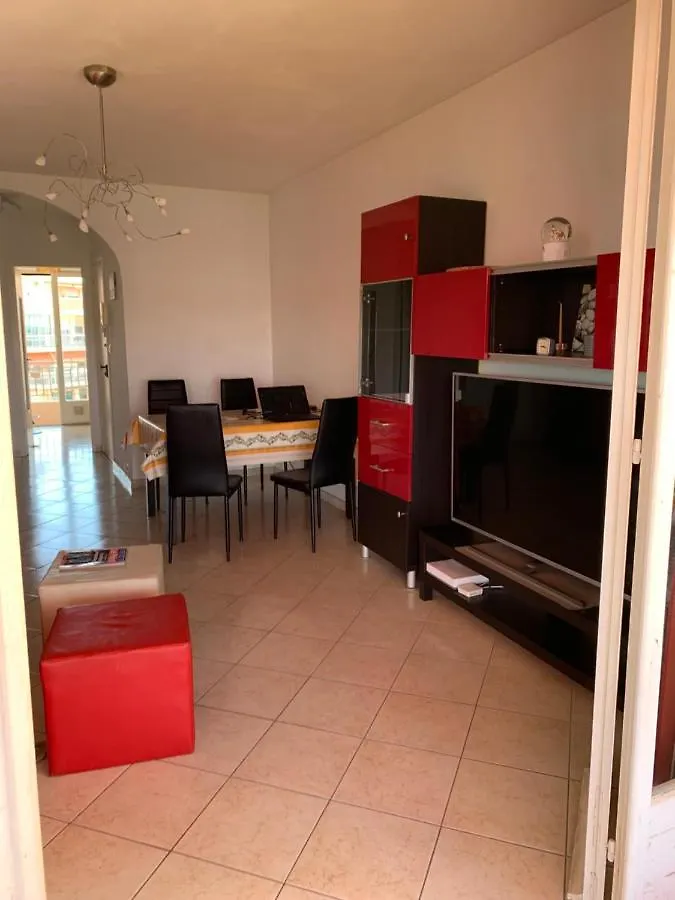 Appartement Vue Mer Tres Proche De La Plage Et Des Commerces Cagnes-sur-Mer Apartment